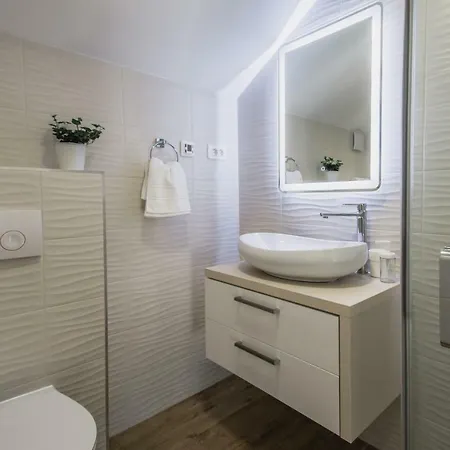 Tamara Vila Brodarica (Sibenik-Knin)