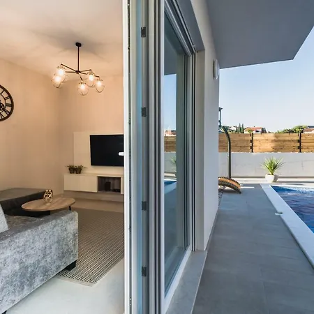 Tamara Vila Brodarica (Sibenik-Knin)