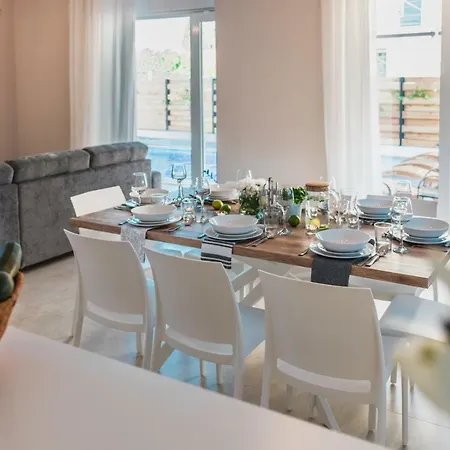 Vila Tamara Brodarica (Sibenik-Knin)