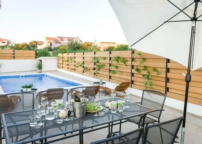 Tamara * Brodarica (Sibenik-Knin)