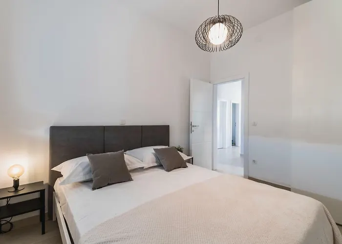 Tamara Vila Brodarica (Sibenik-Knin)